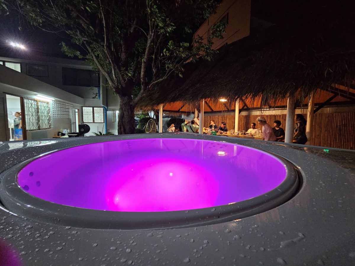 Cocoon Pool Cocoon, the acrylic overflow spa - Thai pool supplies