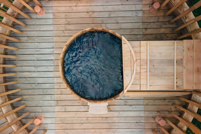 Red cedar wood hot tub - Image 4